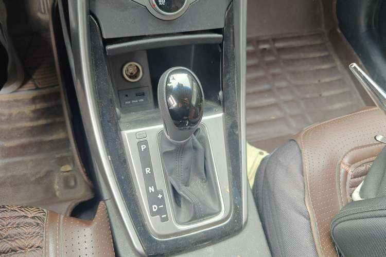Used Hyundai Elantra (5th Generation / Langdong) 2015 1.6L Automatic Leading Model Gear Lever