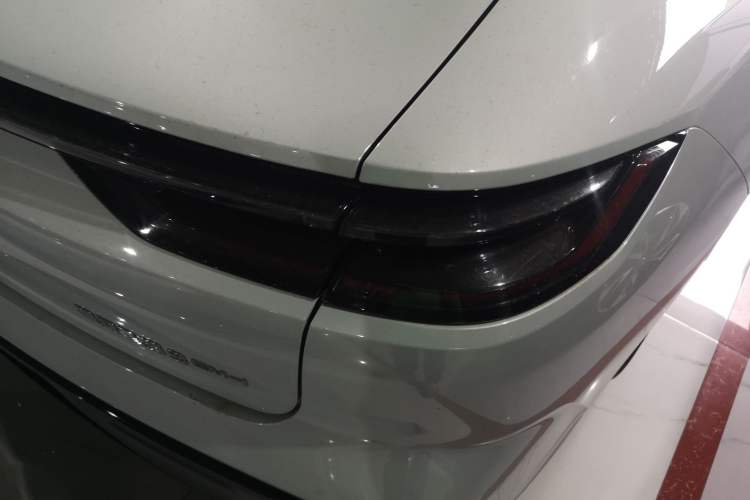 Used Geely Galaxy 8 2025 130km EM-i Flagship Edition
