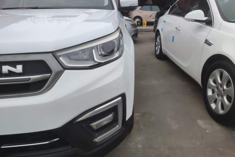 Used Changan CS55 2017 1.5T Manual Colorful Edition
