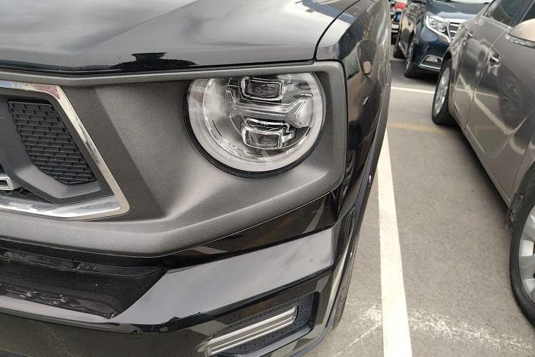 Used Haval H Dog 2023 2.0T Two-Wheel Drive Trendy Outdoor Edition Left Front Headlight