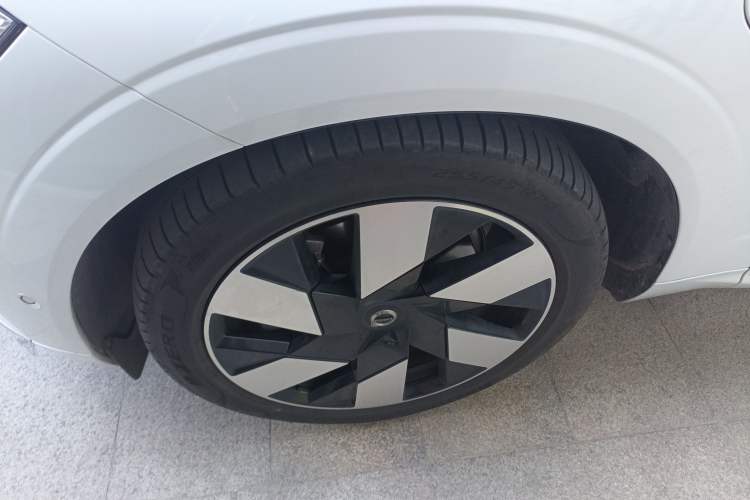 Used Volvo XC60 New Energy 2025 Plug-in Hybrid Long-Range All-Wheel Drive Smart Luxury Edition
