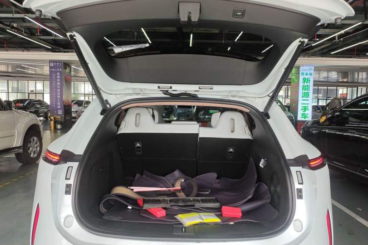 Used Avatr 07 2024 Max Extended-Range Edition Trunk