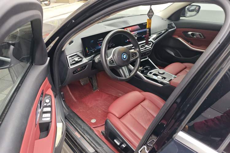 Used BMW i3 2022 eDrive 35 L
