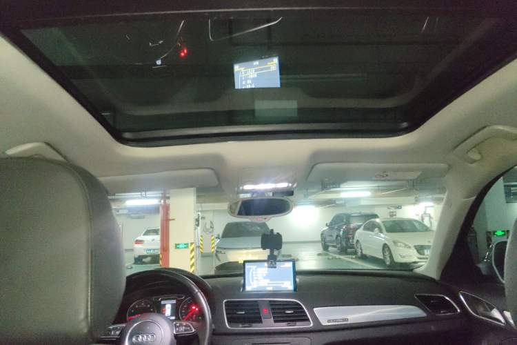 Used Audi Q3 2013 35 TFSI quattro Comfort Model Headliner