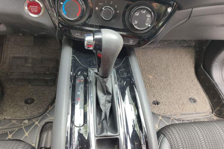 Used Honda Vezel 2017 1.8L CVT Front-Wheel Drive Pioneer Edition Gear Lever