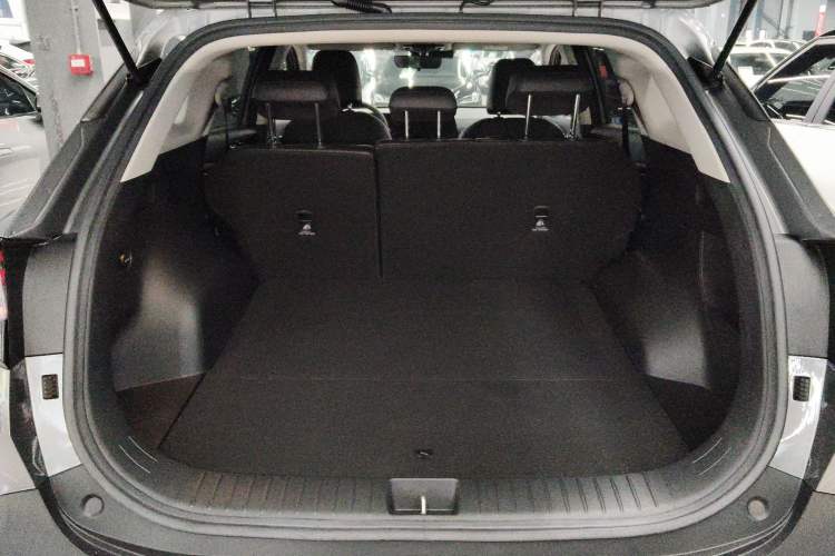Used Kia Sportage (Chinese Domestic Model) 2023 2.0T Two-Wheel-Drive Prestige Edition Trunk