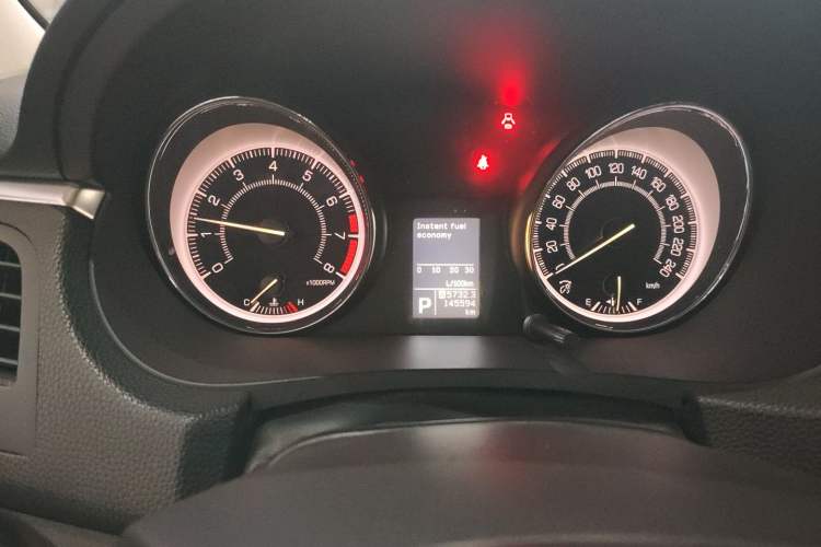 Used Suzuki Kizashi 2011 2.4L Two-Wheel Drive Luxury Navigation Edition
