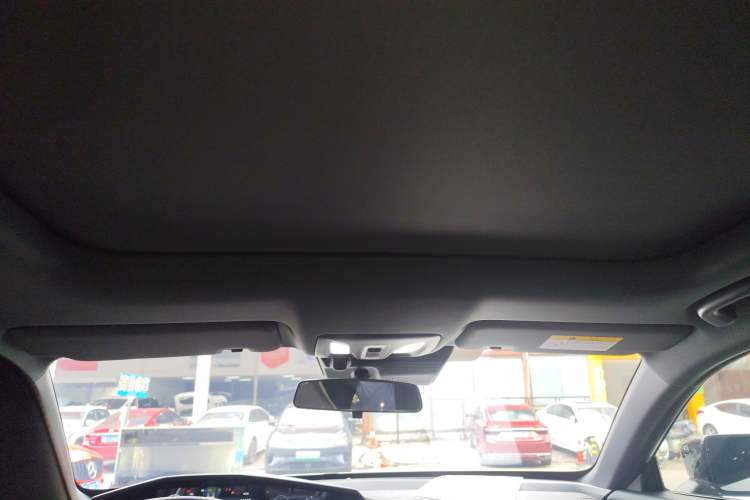 Used CHANGAN UNI-V 2023 1.5T Prestige Model
