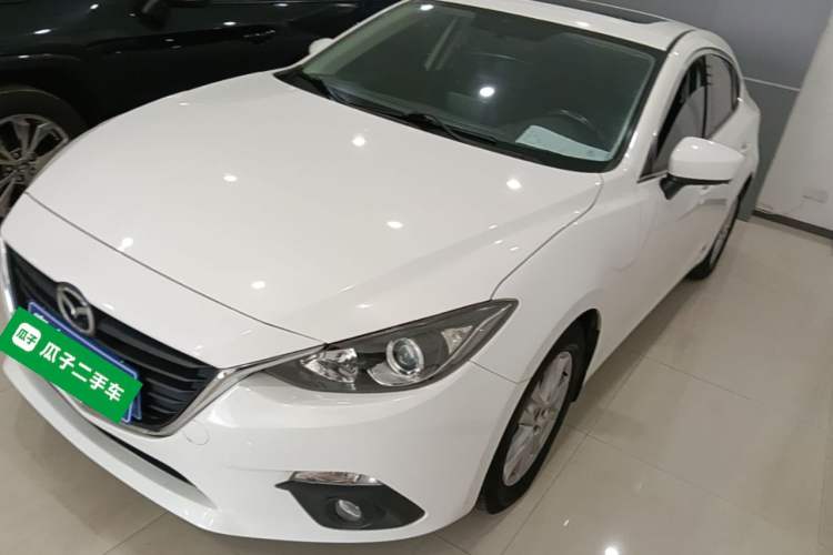 Used Mazda 3 Axela 2016 Sedan 1.5L Automatic Luxury Model