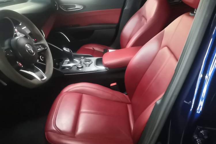 Used Alfa Romeo Giulia 2020 2.0T 280HP Luxury Edition
