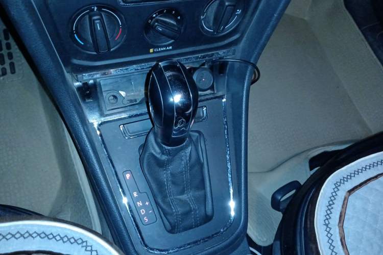 Used Volkswagen Bora 2018 1.5L Automatic Fashion Model Gear Lever