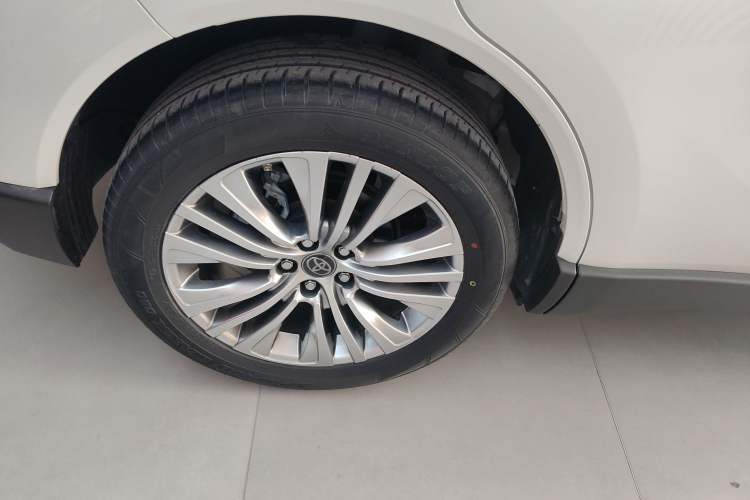 Used Toyota Harrier 2023 2.0L CVT Two-Wheel Drive Deluxe Edition
