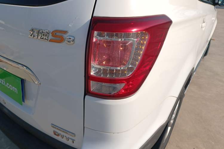 Used HYOSOW S3 2016 1.5L Manual Comfort Version China V Right Rear Taillight