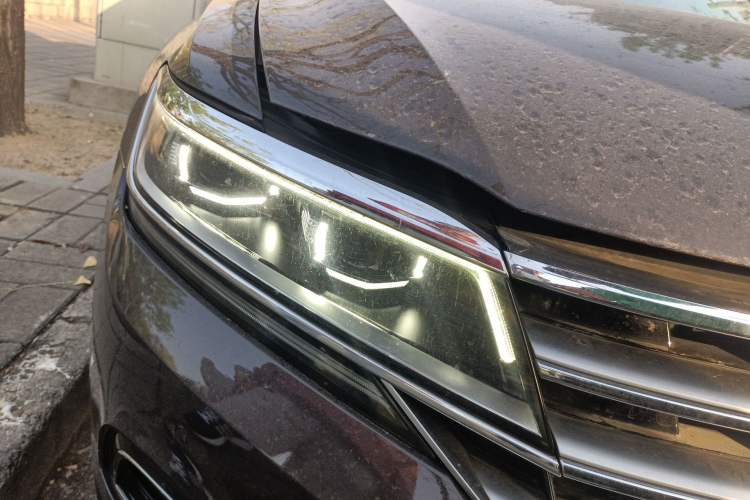 Used Volkswagen Phideon 2016 380TSI Two-Wheel-Drive Supreme Edition Right Front Headlight