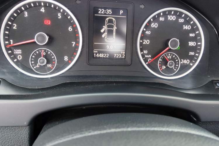 Used Volkswagen Tiguan 2017 300TSI Automatic Two-Wheel Drive Silk Road Comfort Edition Odometer Close Up