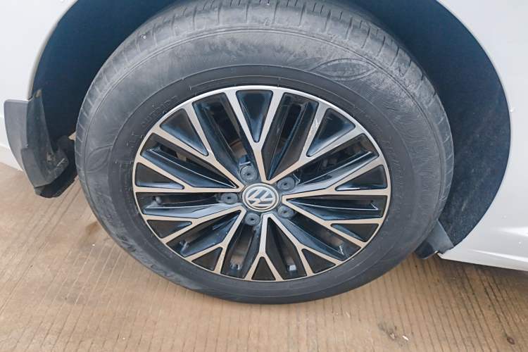 Used Volkswagen Sagitar 2020 280TSI DSG Comfort Version China VI Standard Right Rear Wheel Hub
