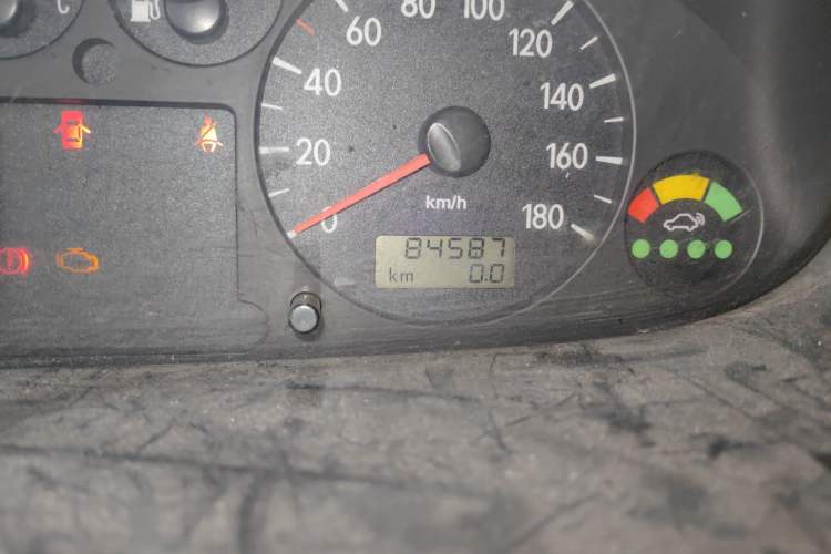 Used JAC Refine M3  Odometer Close Up