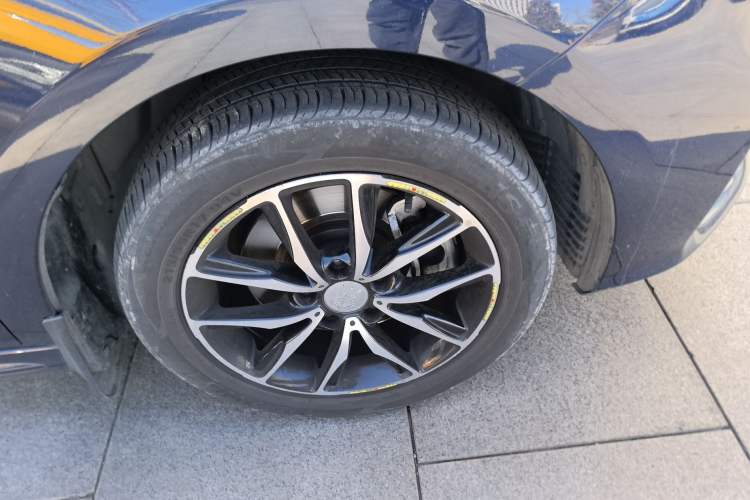 Used BYD Song MAX 2018 1.5T Automatic Smart Connect Luxury 6-Seater Right Front Wheel Hub