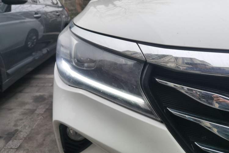 Used GAC Trumpchi GA4 2018 200T Automatic Luxury Edition Right Front Headlight