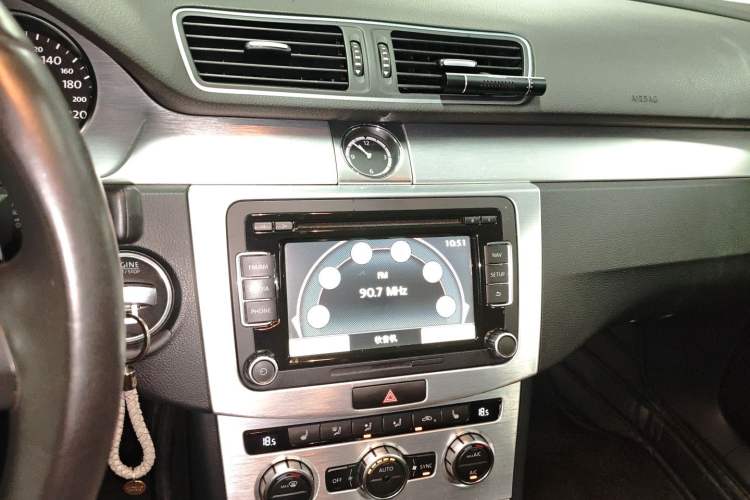 Used Volkswagen FAW-Volkswagen CC 2013 2.0 TSI Luxury Model Audio And AC Panel