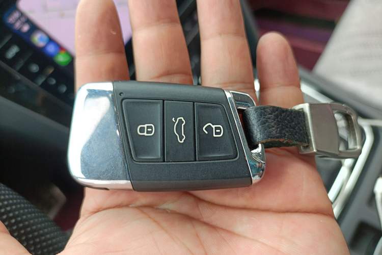 Used Volkswagen Magotan 2019 330TSI DSG Luxury Model China V Standard Vehicle Key