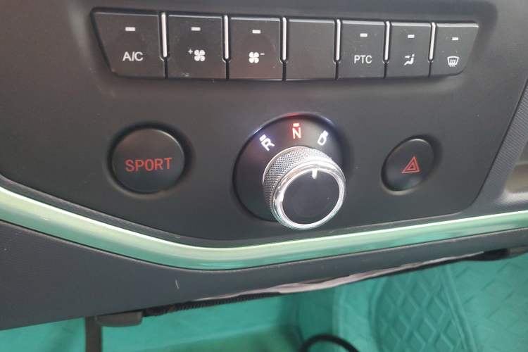 Used Chengshi 01 2021 Wealth Edition + 3.3KW Air Conditioner Single-Row Enclosed Van Two-Seater Dual Batteries Gear Lever