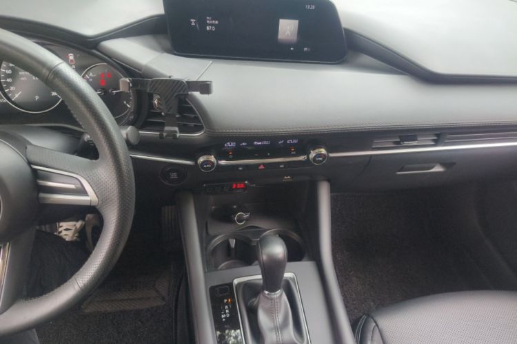 Used Mazda 3 Axela 2021 2.0L Automatic Zhiqing Edition Audio And AC Panel