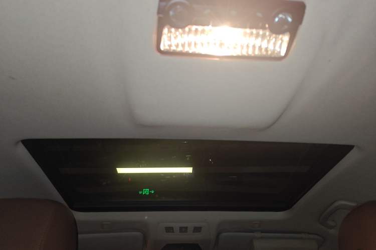 Used BMW 5 Series 2014 520Li Elegant Model
