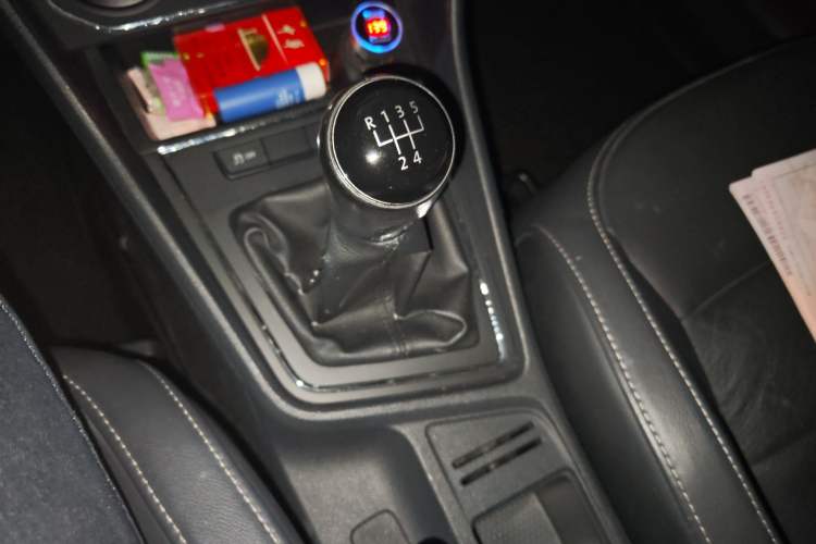 Used Volkswagen Lavida 2015 1.6L Manual Comfort Edition Gear Lever