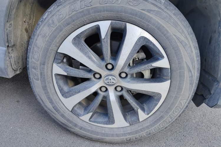 Used Toyota RAV4 2018 2.0L CVT Two-Wheel Drive Fashion X Edition