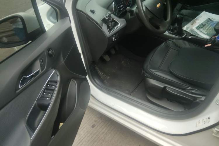 Used Chevrolet Cruze 2017 1.5L Manual Pioneer Edition Driver Seat