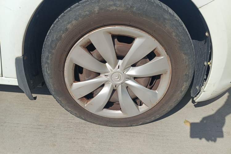 Used Citroen Elysee 2016 1.6L Automatic Fashion Model Right Front Wheel Hub