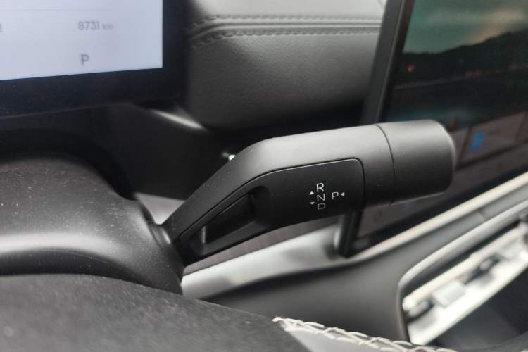 Used Geely Galaxy A7 2025 Model EM-i 70km Launch Edition Gear Lever