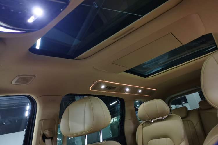 Used VOYAH Dream 2025 PHEV Four-Wheel Drive Prestige Kunpeng Edition