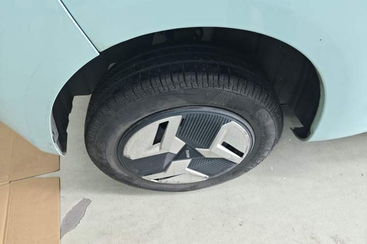 Used BAW Yuanbao 2022 Smart Version Right Rear Wheel Hub