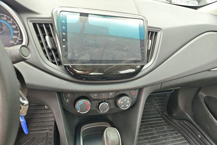 Used Chevrolet Cavalier 2016 1.5L Automatic Xinyue Edition Audio And AC Panel