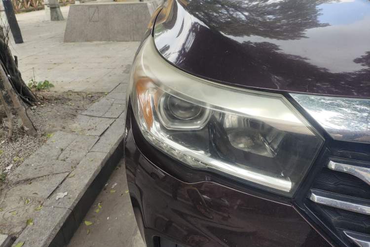 Used GAC Trumpchi GS4 2015 200T Manual Elite Edition Right Front Headlight