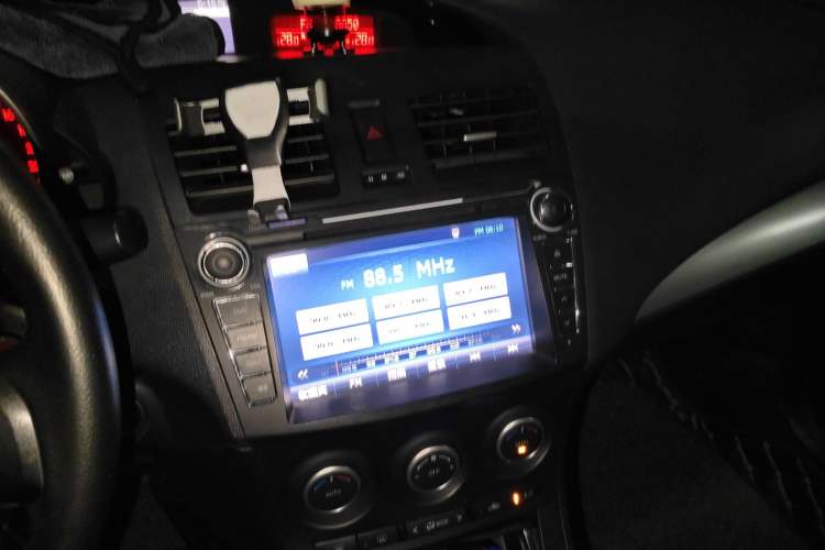 Used Mazda Mazda 3 2011 Sedan 2.0L Automatic Luxury Model
