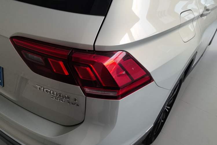 Used Volkswagen Tiguan L 2019 Updated Version 330TSI Automatic Two-Wheel Drive Panoramic Comfort Edition China VI Standard
