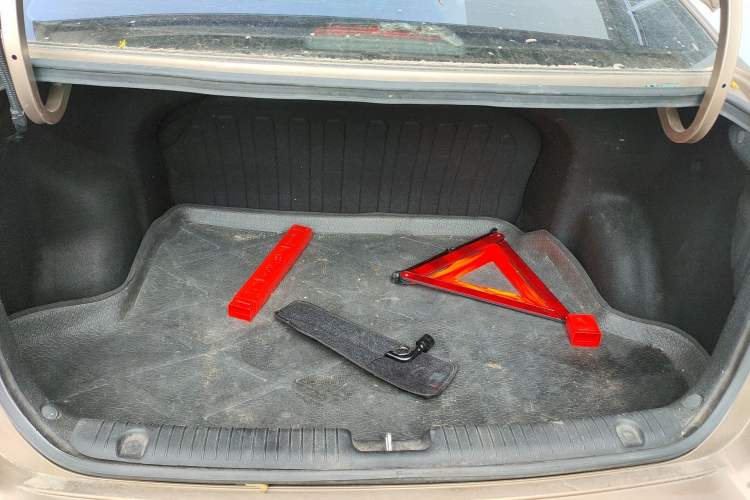 Used Kia K2 2015 Sedan 1.4L MT GLS
