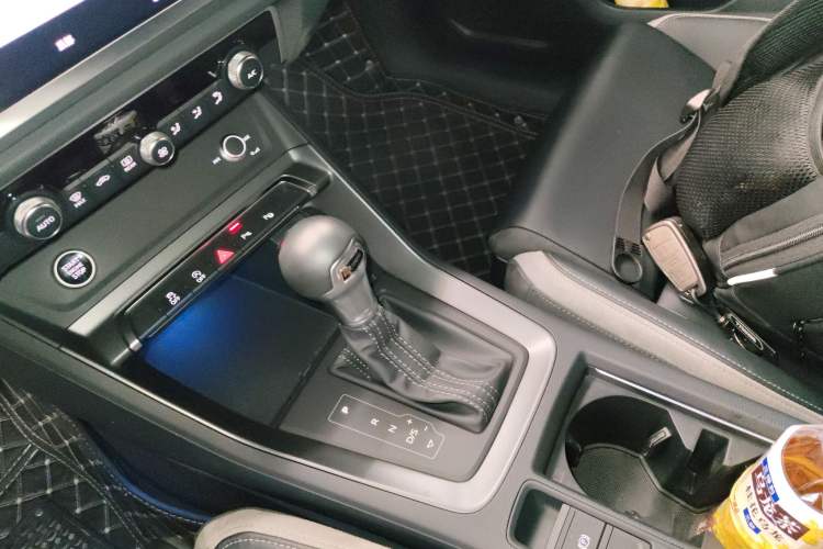 Used Audi Q3 2024 35 TFSI Fashion Dynamic Edition Gear Lever