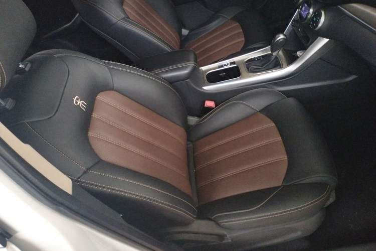 Used BYD Song 2018 1.5TID Automatic Smart Connect Prestige Model Right Front Seat