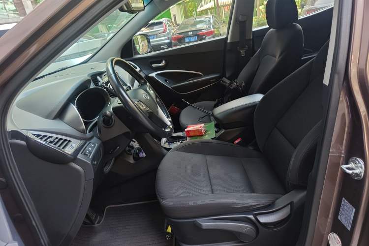 Used Hyundai Santa Fe 2013 2.4L Automatic 2WD Comfort Edition