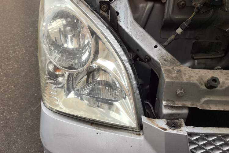 Used Wuling Rongguang 2011 1.2L Base Version Right Front Headlight
