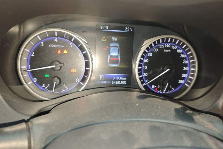 Used Infiniti Q50L 2016 2.0T Enjoyment Edition Odometer Close Up