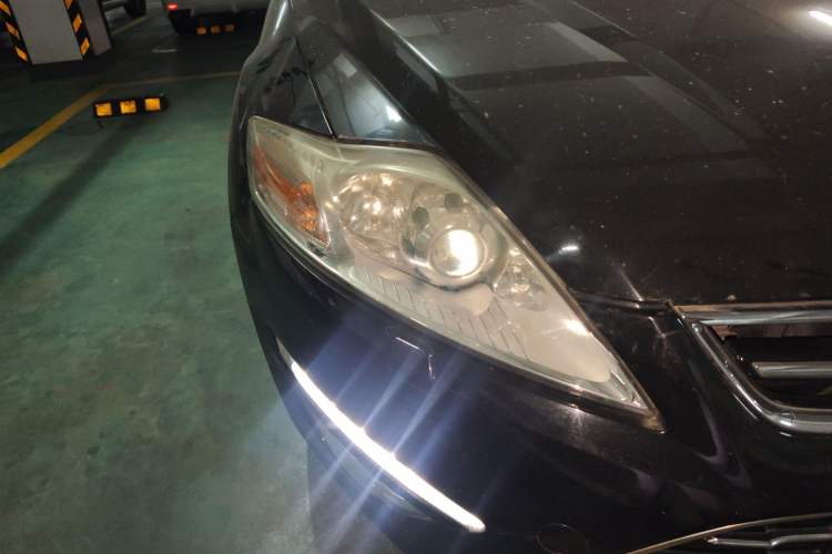 Used Ford Mondeo 2011 2.0L GTDi 200 Luxury Edition Right Front Headlight