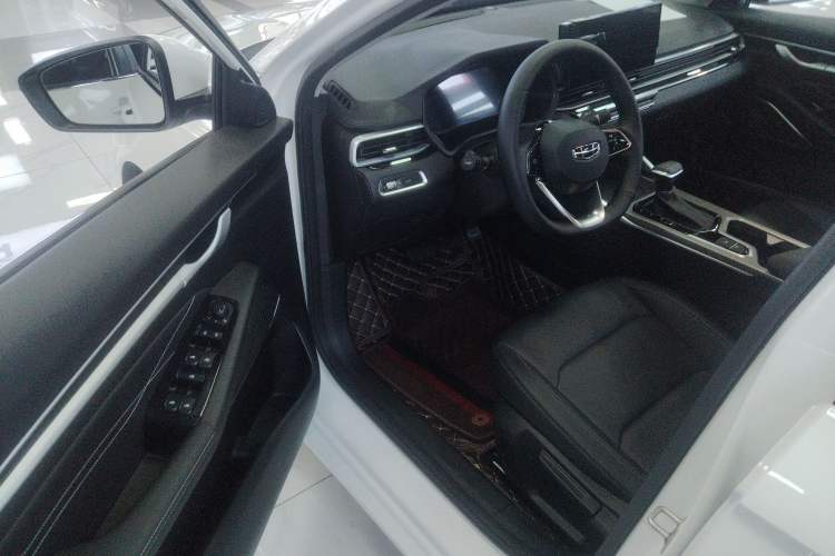 Used Geely Auto Emgrand 2023 4th Generation Champion Edition 1.5L CVT Prestige Model
