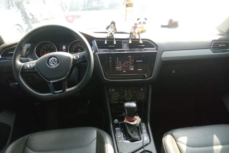 Used Volkswagen Tiguan L 2019 330TSI Automatic Two-Wheel Drive Panoramic Comfort Edition China VI Standard
