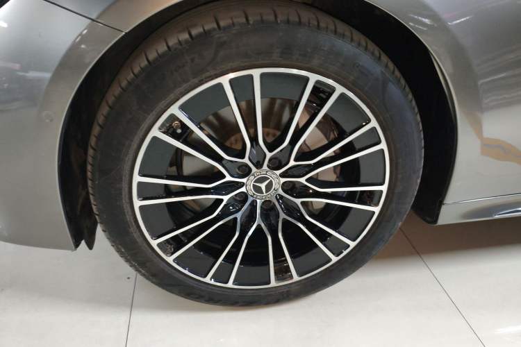 Used Mercedes-Benz E-Class 2024 Facelift E 300 L Luxury Edition