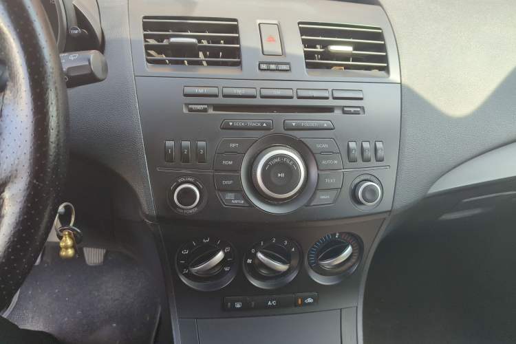 Used Mazda 3 2012 Hatchback 1.6L Manual Comfort Model